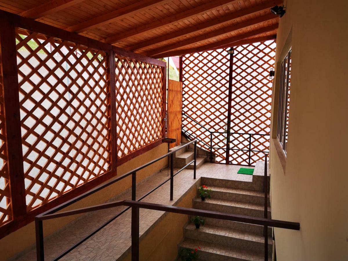 Pensiunea La Ionica Dimbovicioara Exterior photo
